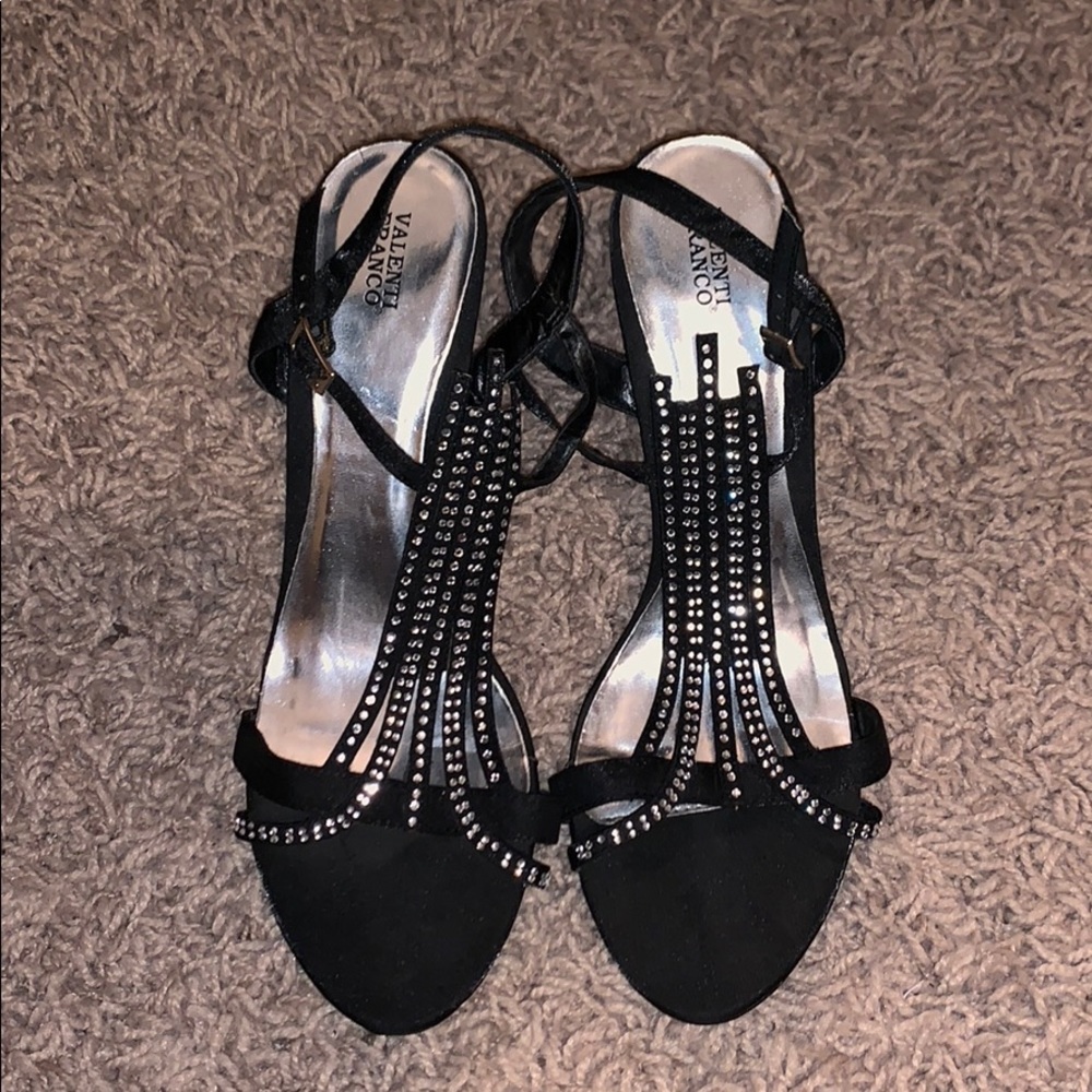 BLACK SANDALS